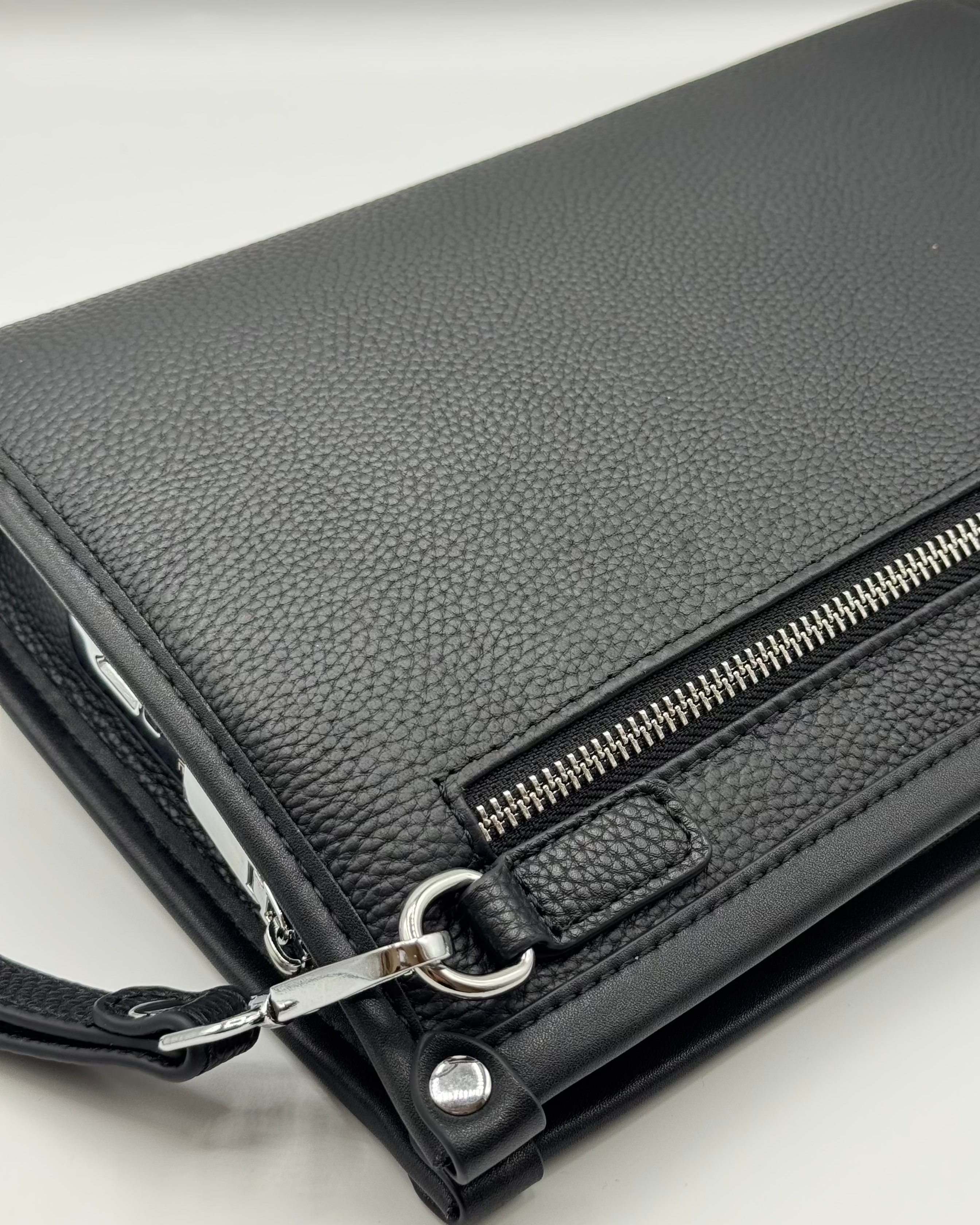 MOKHATIÈ™ | ELEGANZ FINGERTOUCH